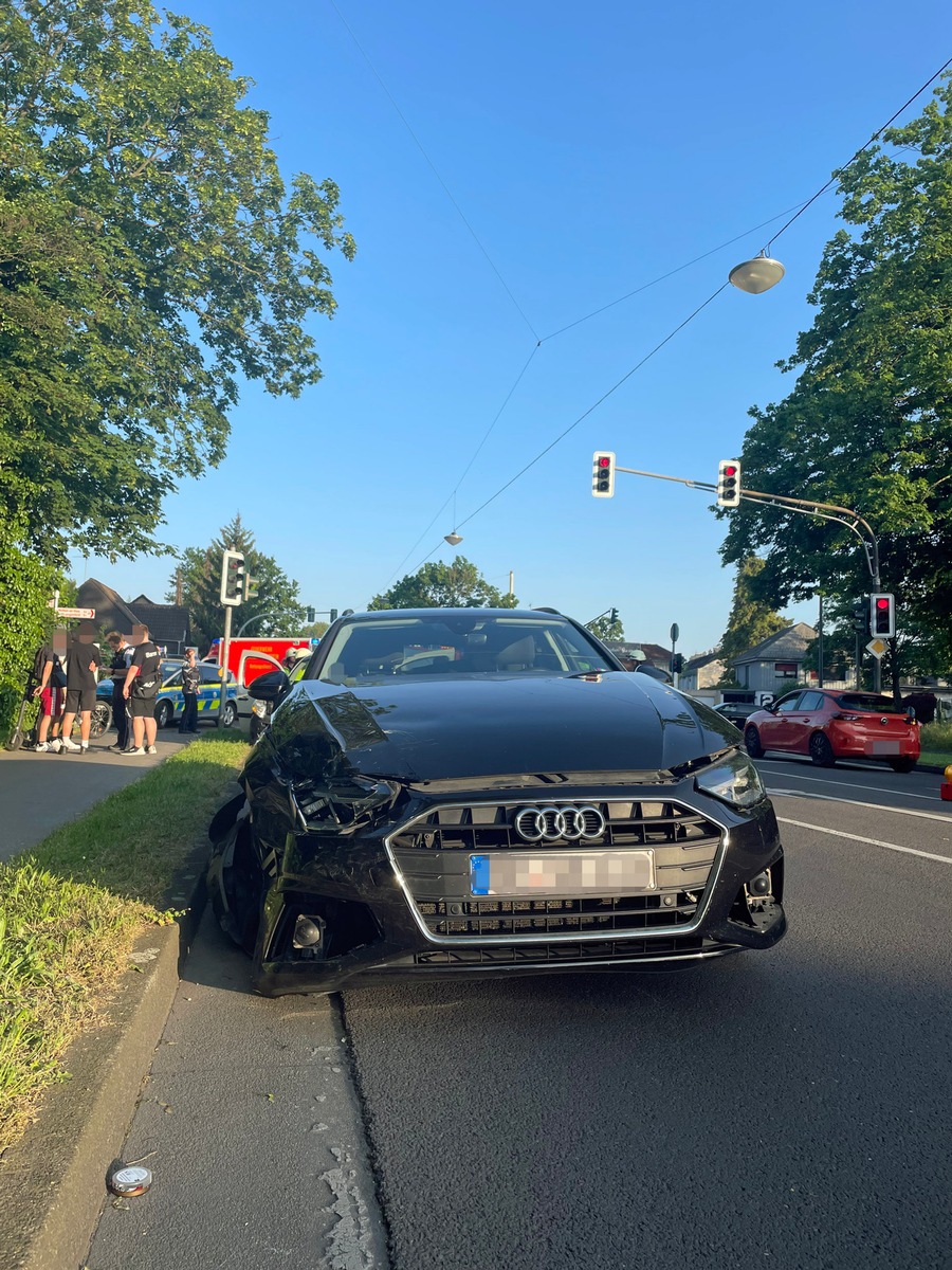 POL-ME: 44-Jähriger verursacht alkoholisiert Frontalzusammenstoß - Langenfeld - 2305087