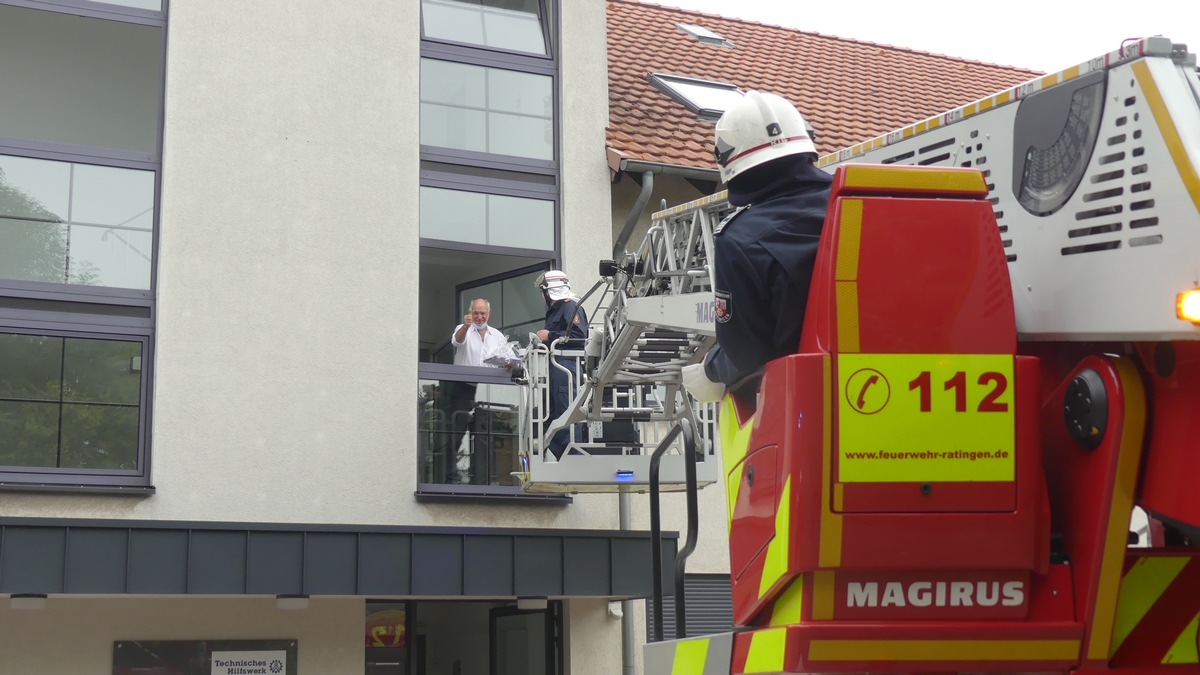 FW Ratingen: Feuerwehr Ratingen gratuliert dem THW Ratingen zur 50!