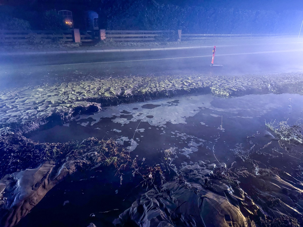 FW Flotwedel: Wasserrohrbruch sorgt für nächtlichen Einsatz in Eicklingen