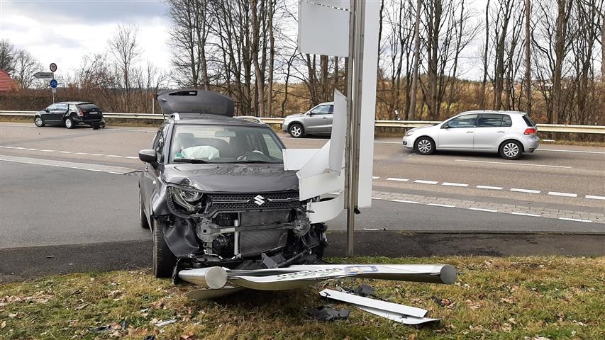 POL-PDNR: Wissen - Verkehrsunfall mit einer leichtverletzten Person