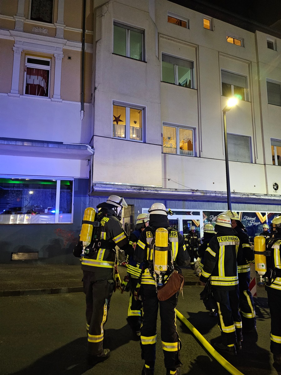 FW-AR: Schnelle Brandbekämpfung in der Ruhrstraße in Arnsberg