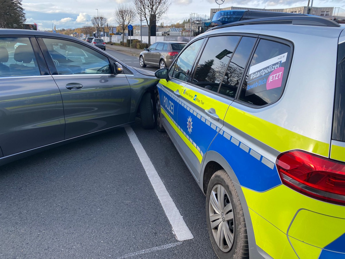 LPI-NDH: Verkehrsunfall mit Polizeiauto auf Einsatzfahrt