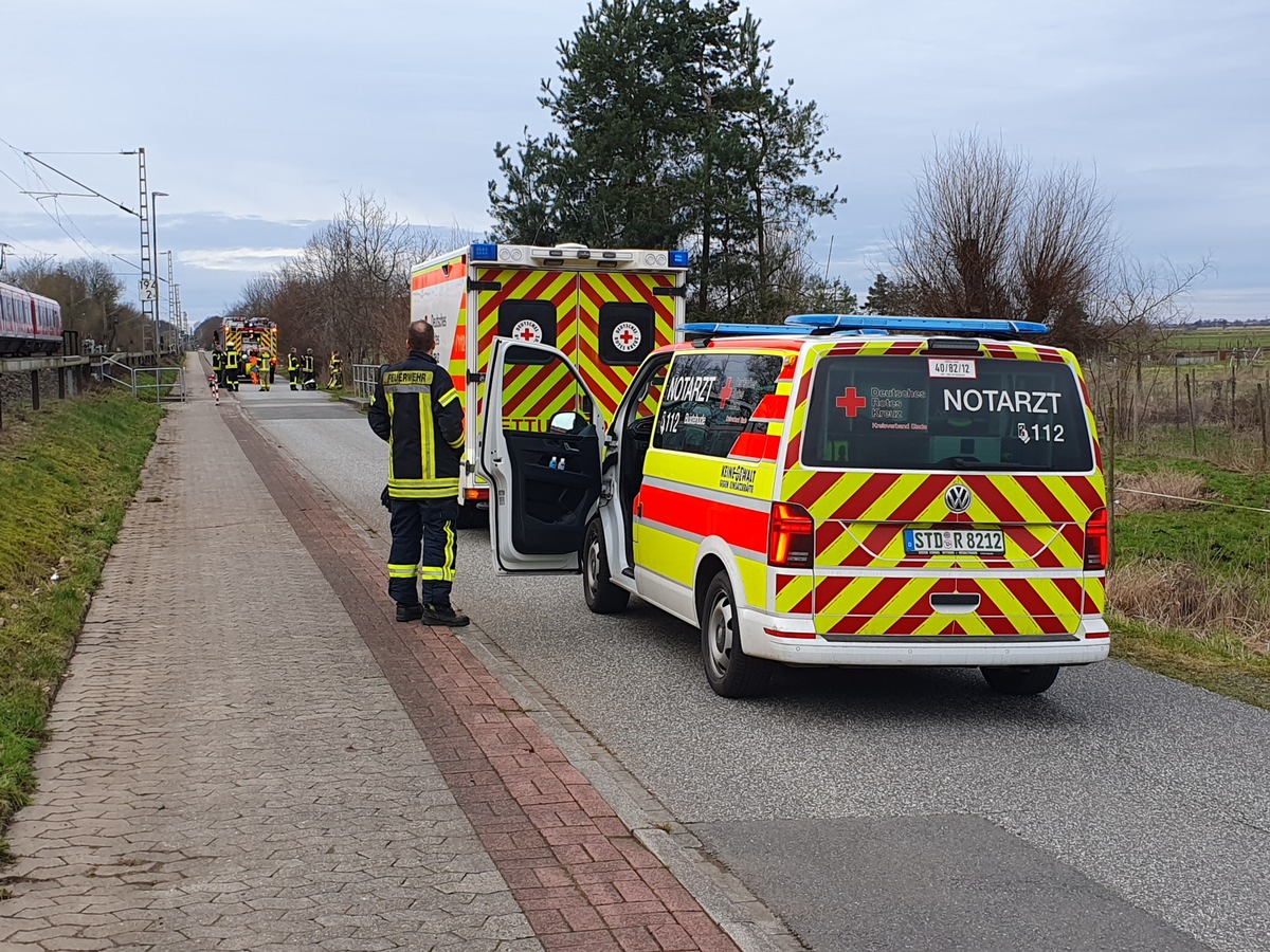 POL-STD: 12-jähriges Mädchen in Neukloster bei Unfall mit S-Bahn schwer verletzt