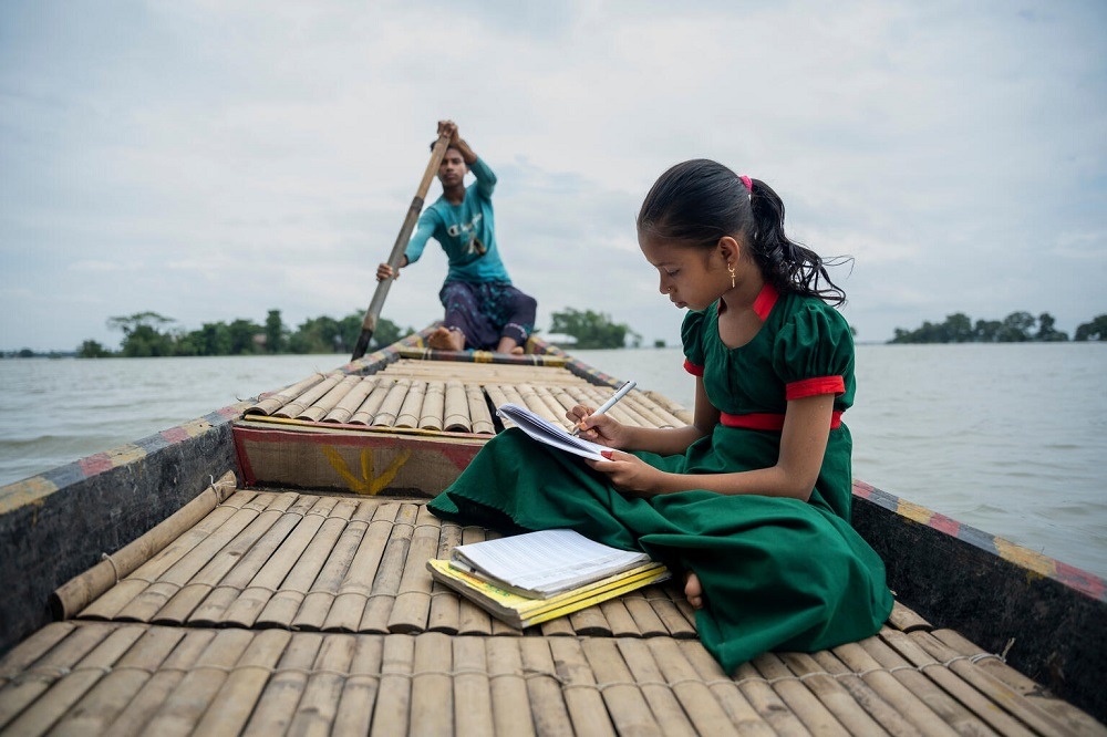 UNICEF zum Weltbildungstag | Schulbildung von fast einer Viertelmilliarde Kinder war 2024 wegen Klimakrisen beeinträchtigt