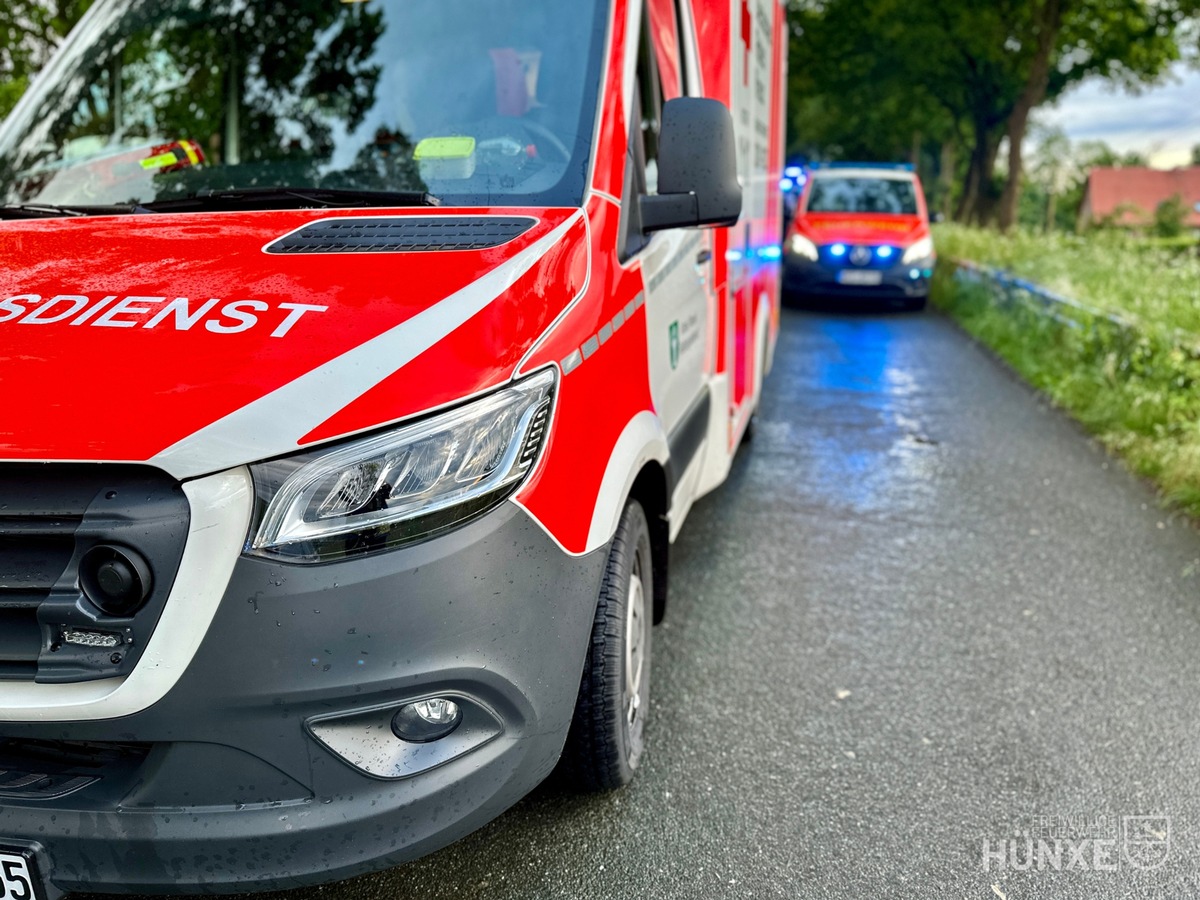 FW Hünxe: Verletzte Person nach Verkehrsunfall