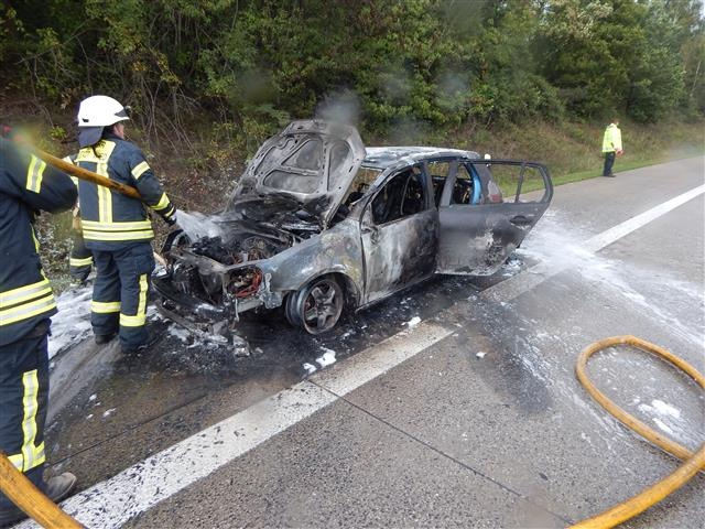 POL-VDKO: Vollbrand eines PKW auf der A3 bei Neustadt(Wied)