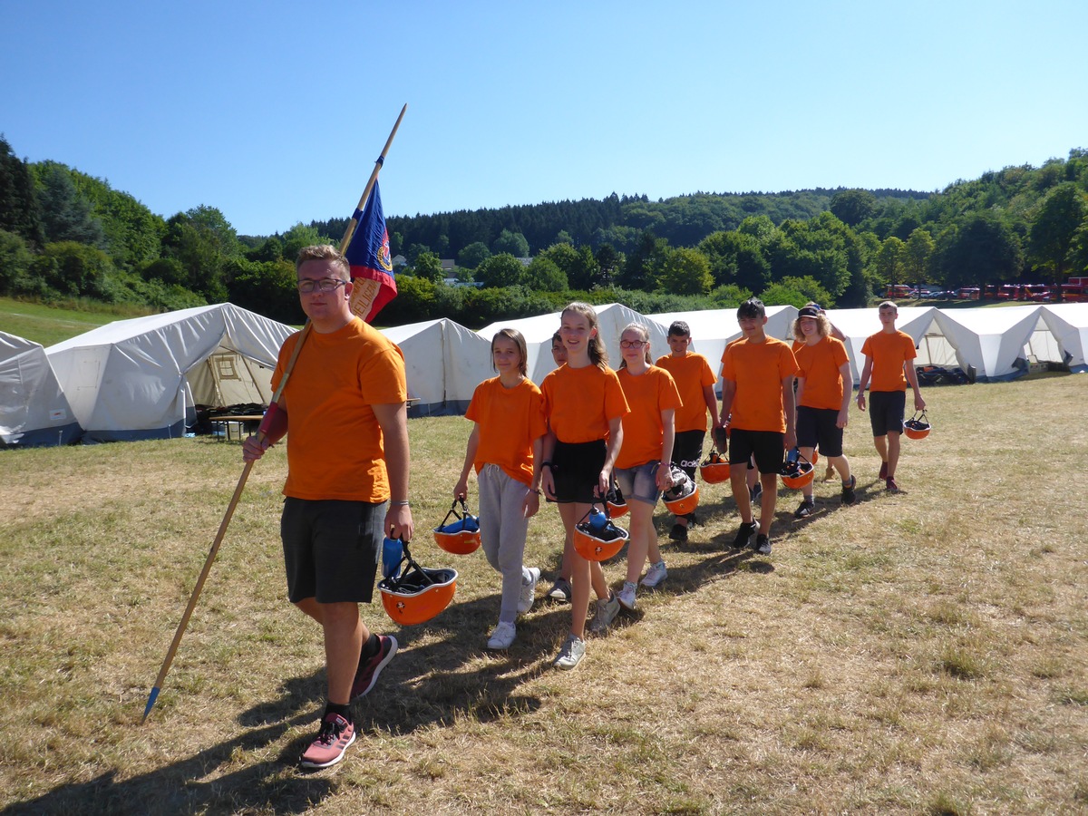 FW-Heiligenhaus: Zeltlager der Jugendfeuerwehren des Kreises in Reichshof (Meldung 18/2018)