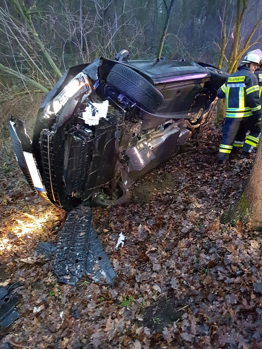 FW-KLE: Verkehrsunfall: eCall alarmiert Feuerwehr in Bedburg-Hau