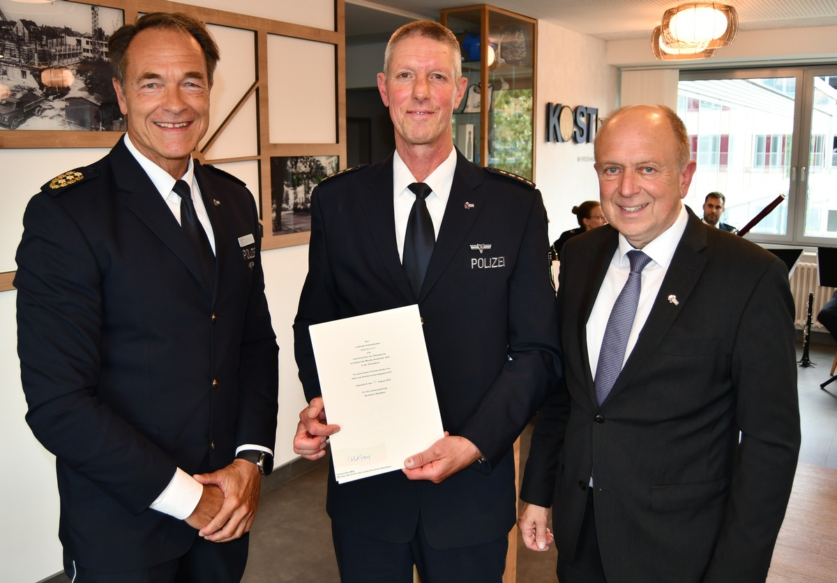 POL-PB: Leitender Polizeidirektor Ulrich Ettler verabschiedet sich in den Ruhestand