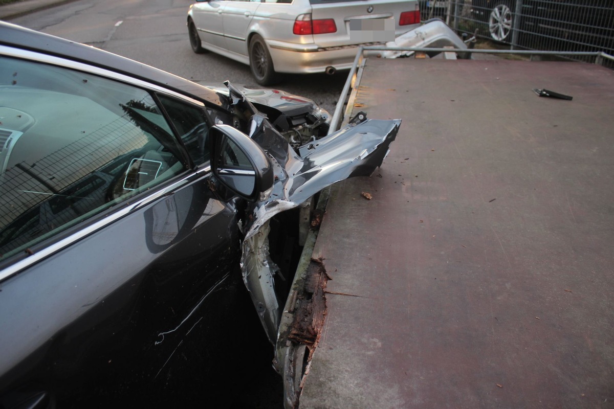 POL-RBK: Bergisch Gladbach - Handy nach Unfall sichergestellt