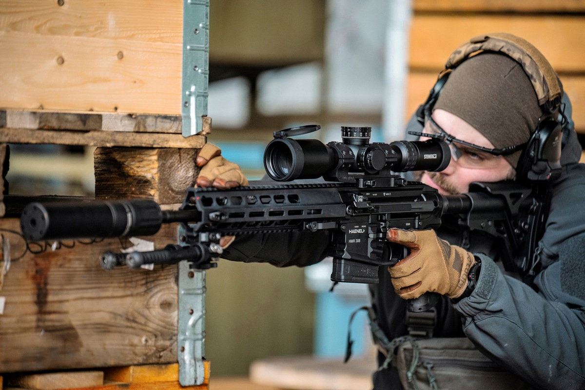 PRESSEINFO: Haenel präsentiert auf der IWA die neue Selbstladebüchse HMR „Marksman“