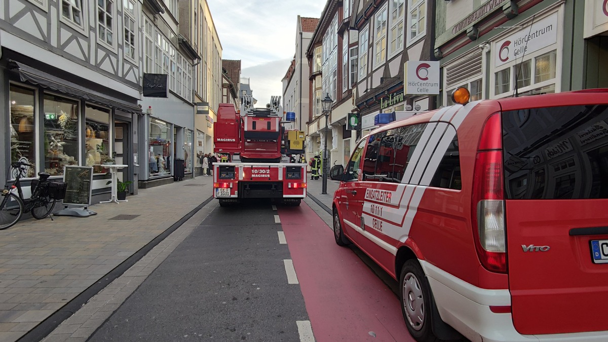 FW Celle: Brandgeruch in einem Keller in der Celler Altstadt