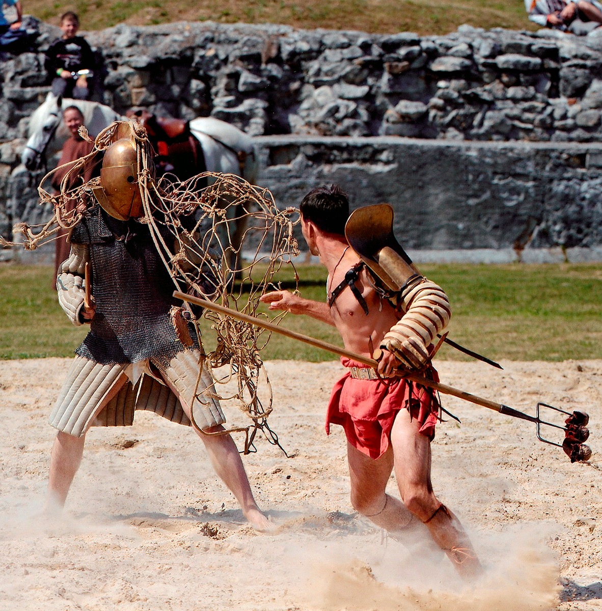 Kampf der Gladiatoren am 28. Mai / Ein römisches SPECTACULUM zur Wiedereröffnung des Amphitheaters in Vindonissa