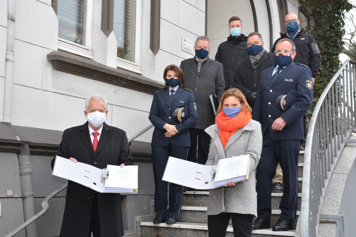 POL-ME: Eine neue Wache für die Haaner Polizei - Haan - 2011144