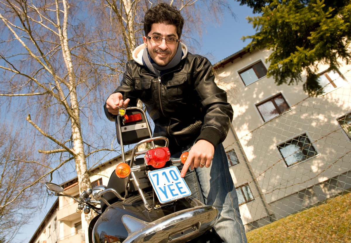 Tipps für den Alltag / Farbe wechsle Dich / Neue Kennzeichen für Mofas, Mopeds und Co. (mit Bild)