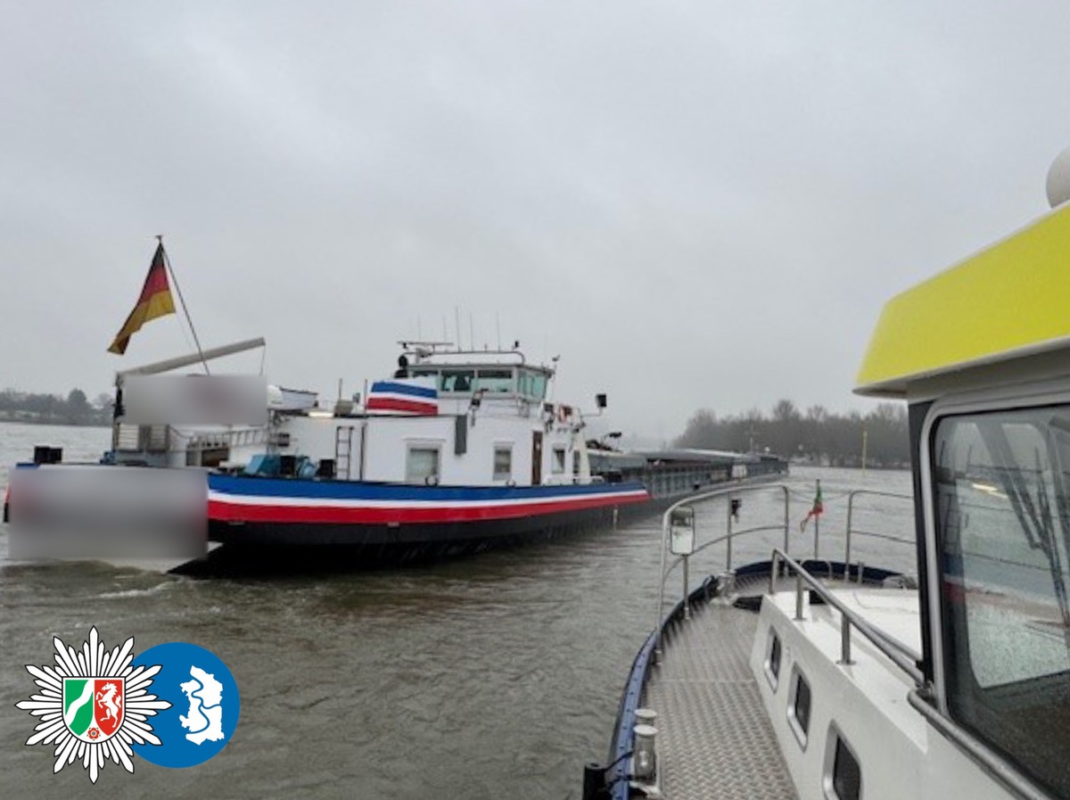 POL-DU: Rheinberg/Duisburg: Gütermotorschiff auf Grund gefahren