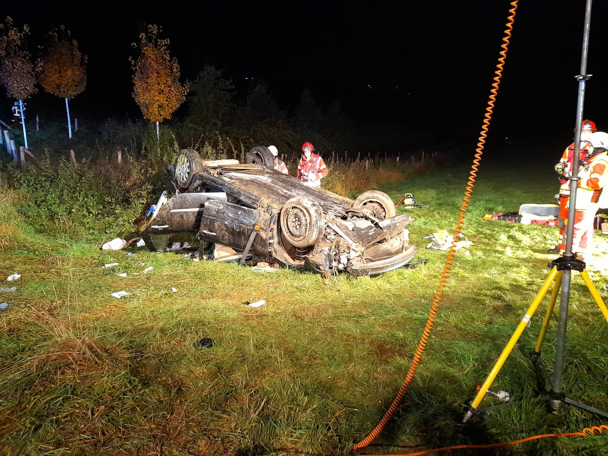 FW-Heiligenhaus: Verkehrsunfall mit eingeklemmter Person (Meldung 31/2021)