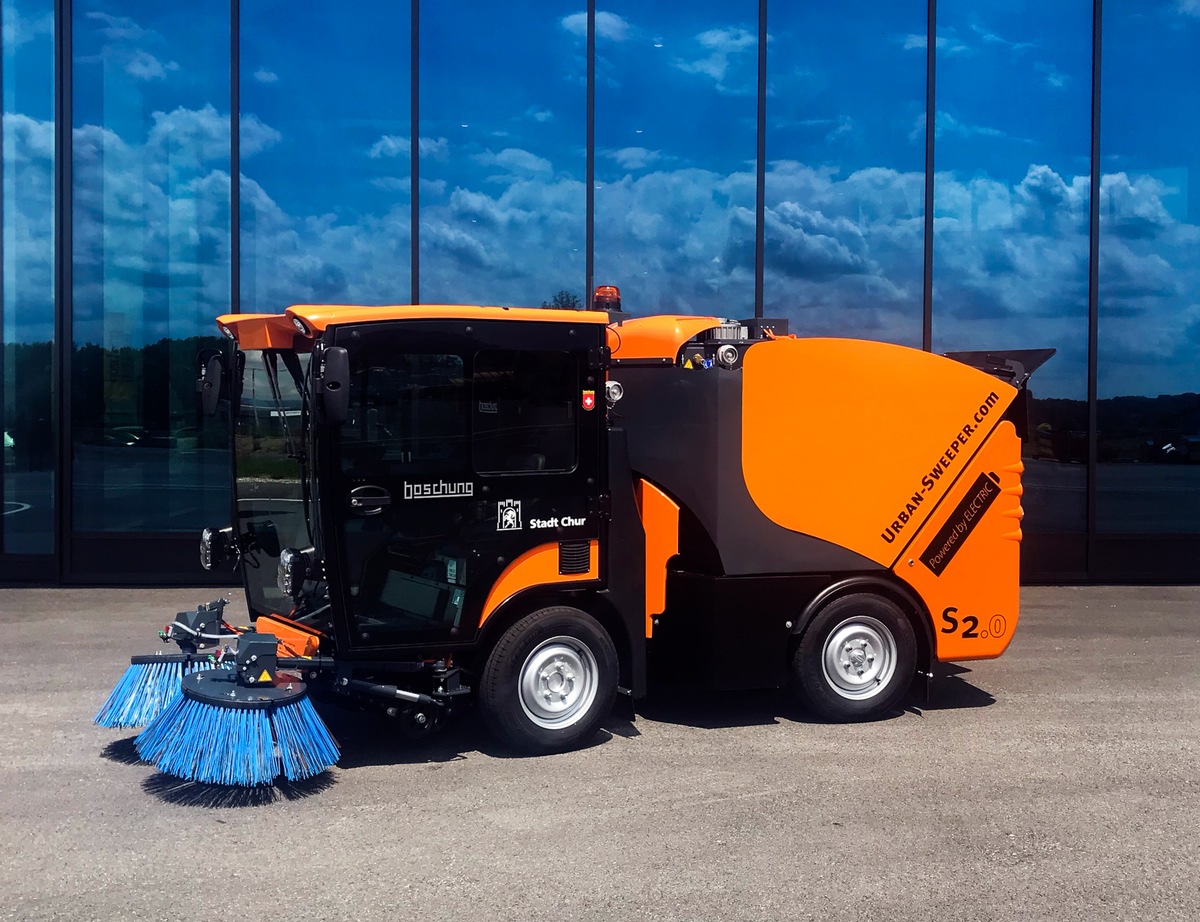 La cité de l&#039;énergie Coire reçoit sa balayeuse Urban-Sweeper S2.0 Boschung 100% électrique / L&#039;entreprise suisse de tradition Boschung soutient la Ville de Coire dans son concept énergétique 2020