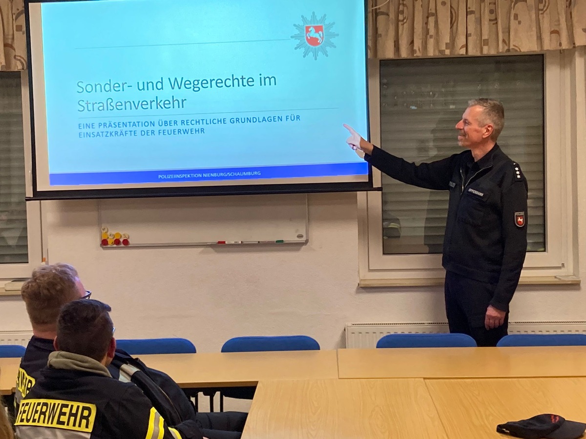 POL-NI: Informationsabend für die Feuerwehr zu Sonder-und Wegerechten