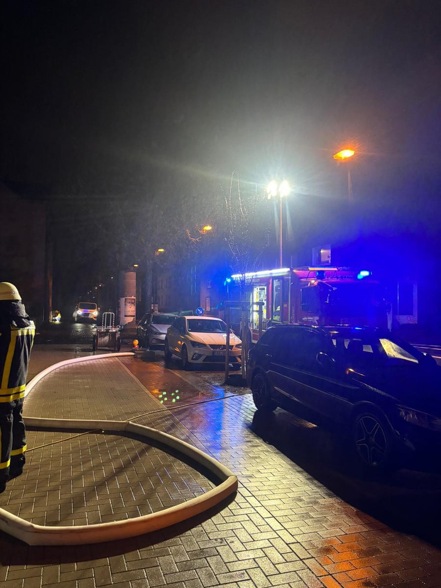 FW-RE: Niederschläge beschäftigen Feuerwehr auch an Weihnachten - tragischer Wohnungsbrand am zweiten Weihnachtstag