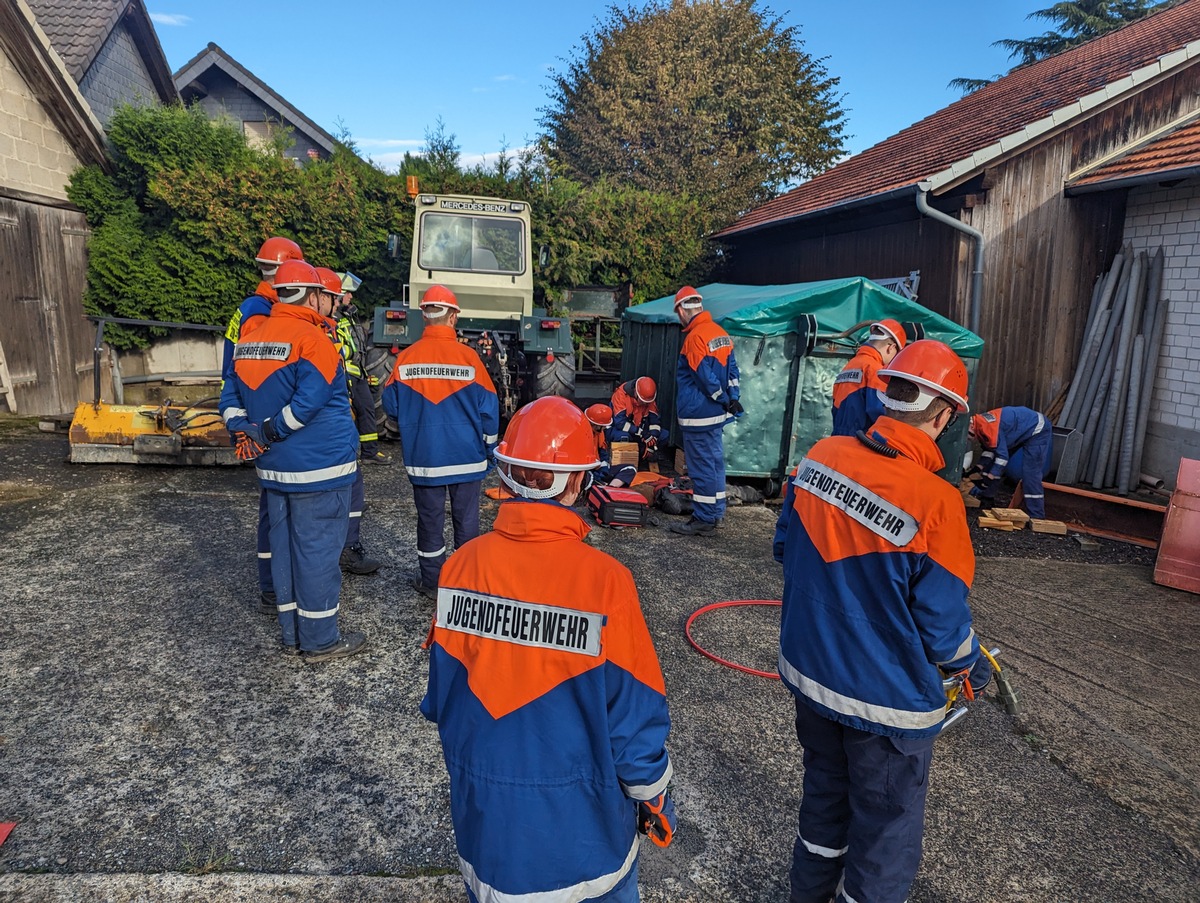 FW-AR: 24 Stunden &#039;Übungsschicht&#039; für die Jugendfeuerwehr