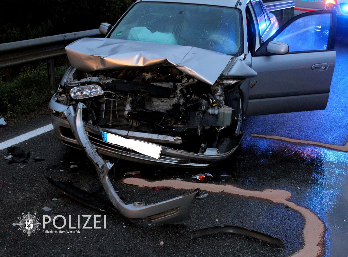 POL-PDKL: Leichtverletzt nach Auffahrunfall