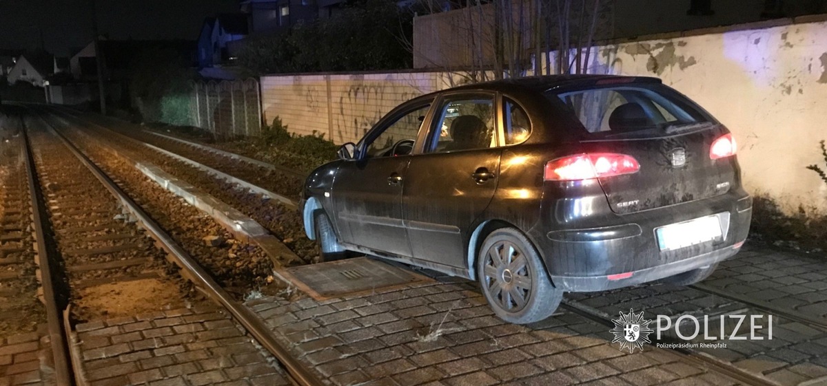 POL-PPRP: In Gleisbett gefahren