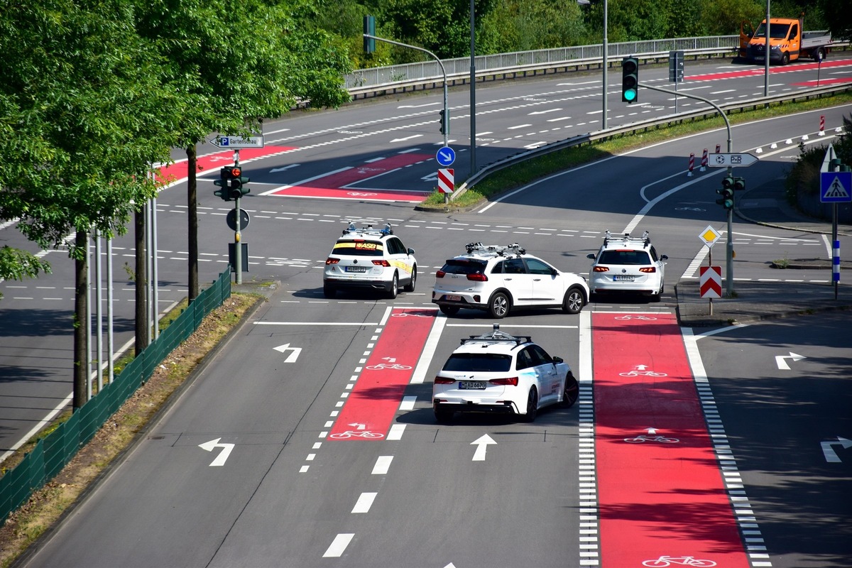 Automatisierte Rettungsgasse: Technik rettet Menschenleben