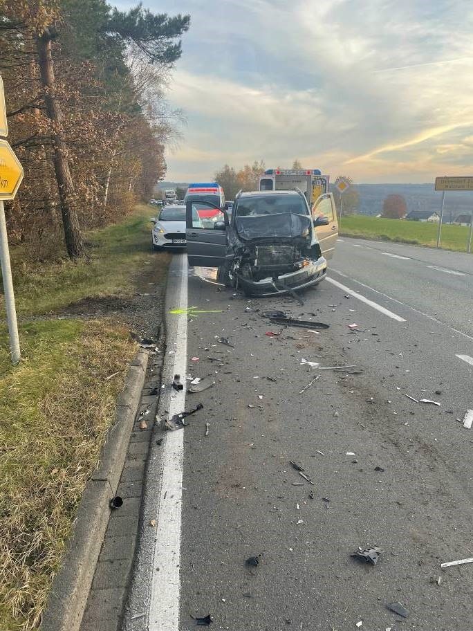 POL-PDNR: Molzhain - Verkehrsunfall mit zwei Verletzten