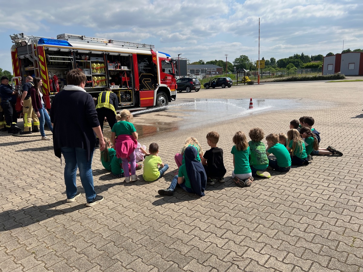 FW Alpen: Brandschutzerziehung der Vorschulkinder aus Menzelen