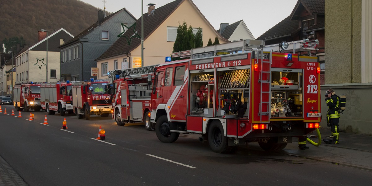 FW-OE: Verteilerdose löst Schwelbrand im Dachstuhl aus