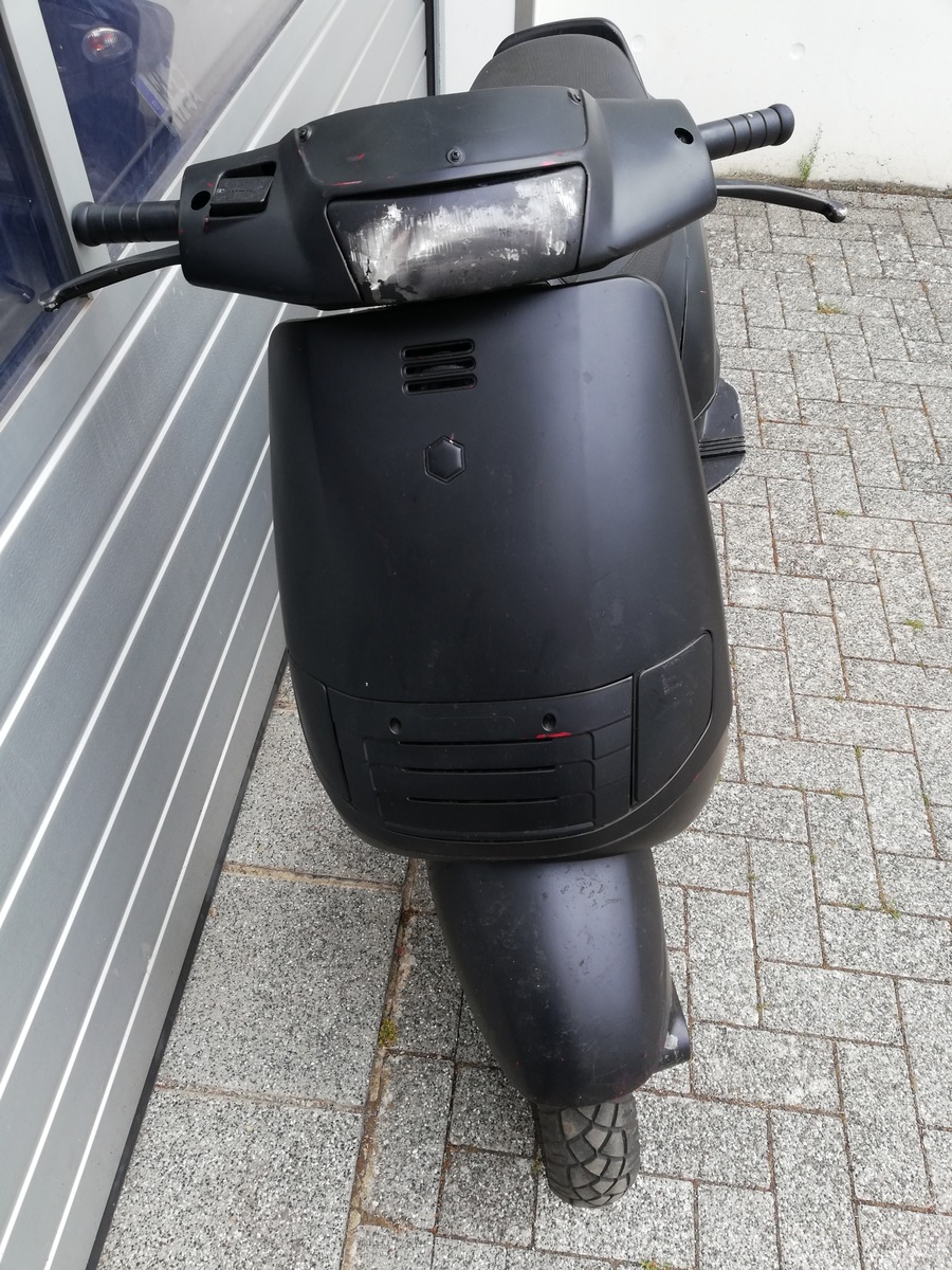 POL-WL: Buchholz- Wer kennt diesen Motorroller?