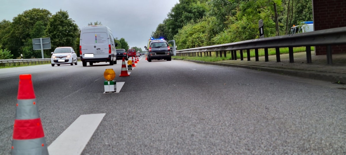 POL-WHV: Verkehrskontrolle auf der B 210 (mit Bild)