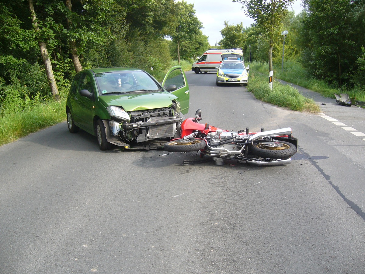 POL-CUX: Schwerer Motorradunfall (Fotomaterial) + Wohnhauseinbruch +  Blutspuren führen zum mutmaßlichen Täter u.a.