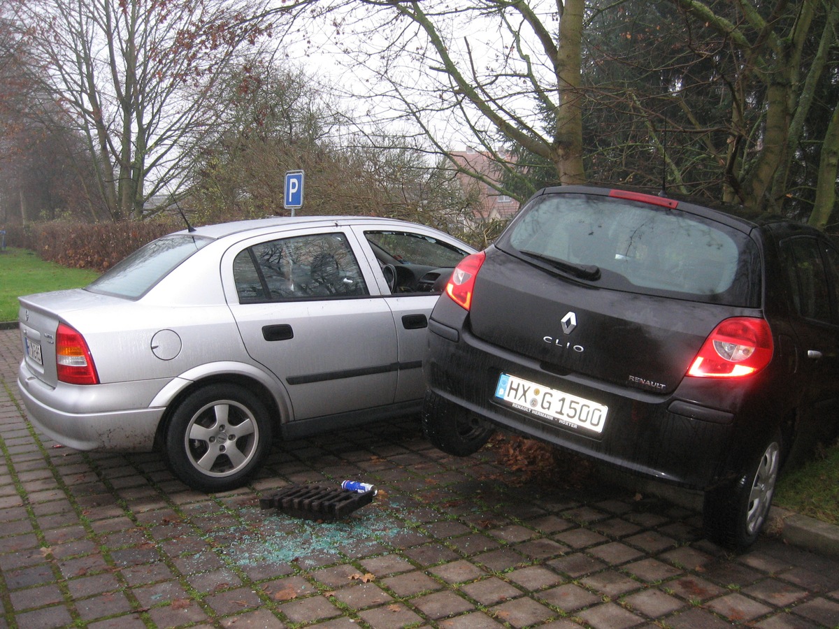 POL-HOL: Nacht von Samstag zu Sonntag - 17./18.11.2007: Vandalismus und Einbrüche in Lauenförde - Sechs beschädigte Fahrzeuge / Drei Einbrüche -