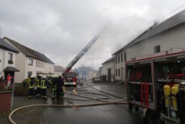 POL-PPTR: Brand eines Einfamilienhauses