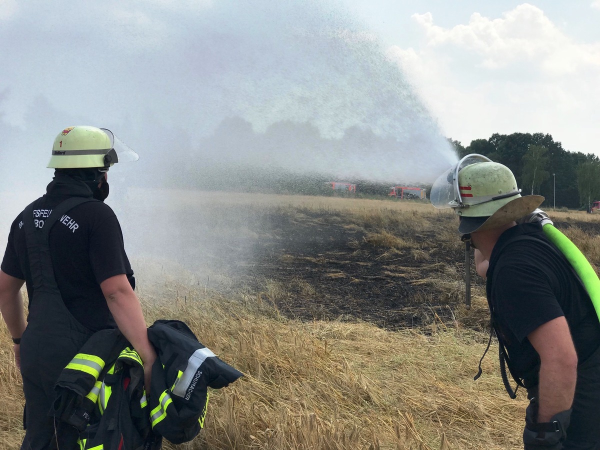 FW-BN: Paralleleinsätze in Bonn
Schwimmer im Rhein und ausgedehnter Flächenbrand in Lengsdorf