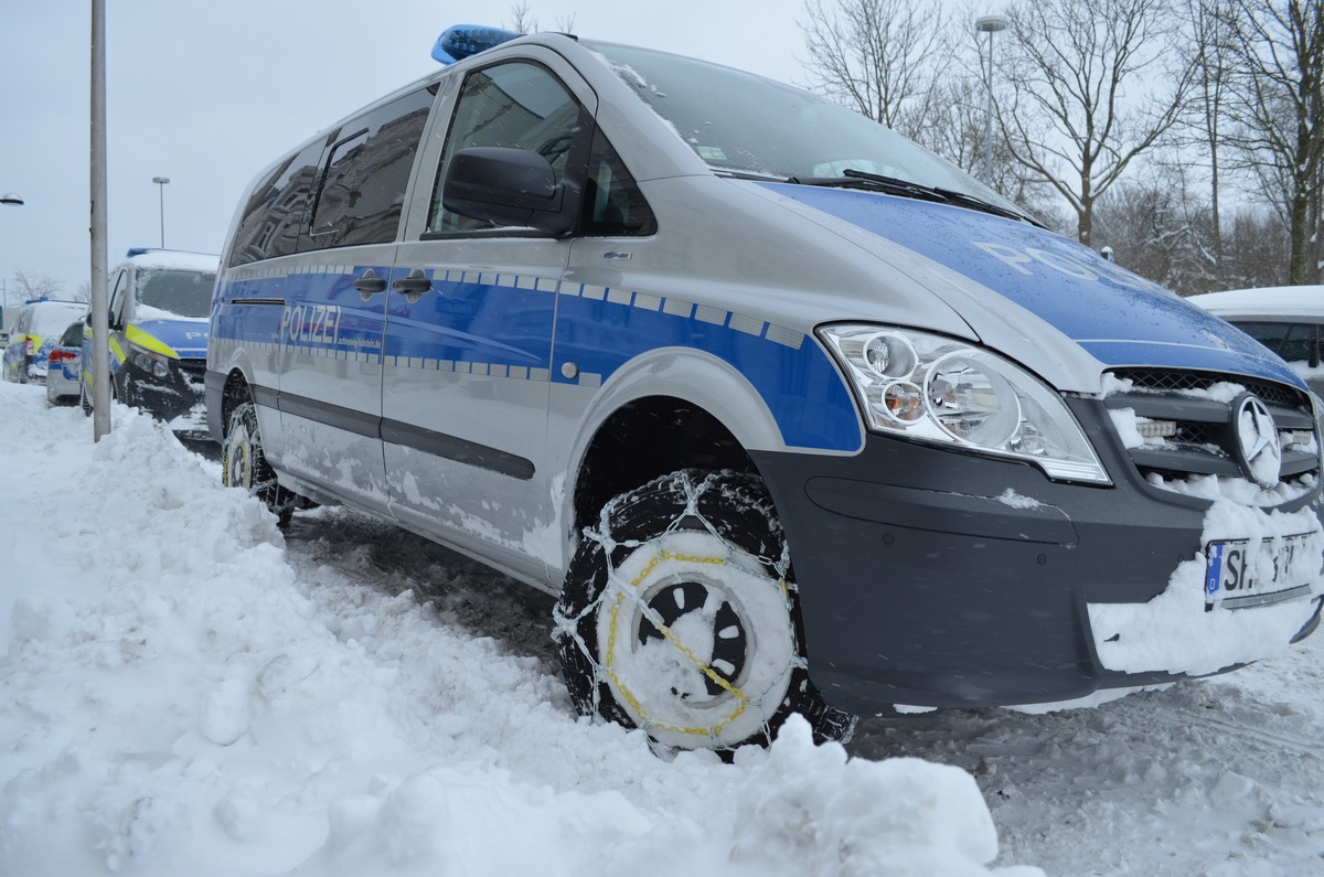 POL-FL: Schneechaos sorgt für Verkehrschaos