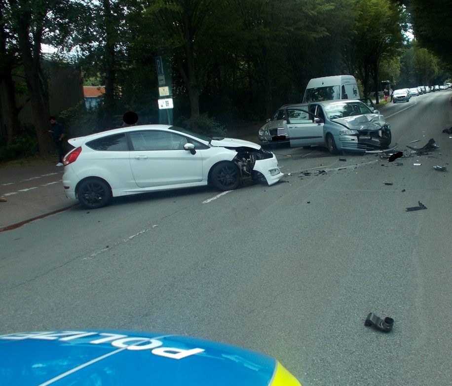 POL-MI: Verkehrsunfall mit fünf Verletzten