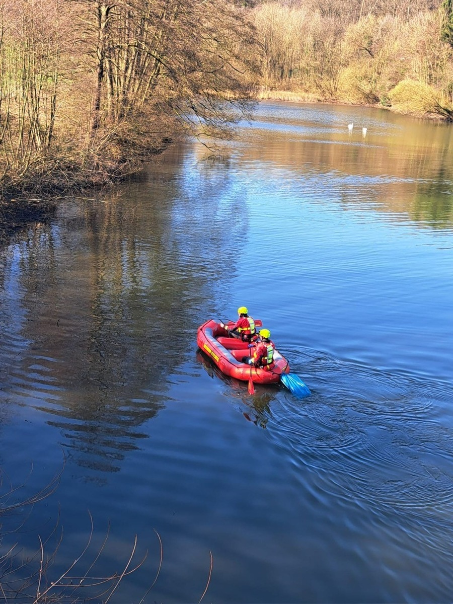 FW-EN: Strömungsretter der Feuerwehr bergen toten Schwan