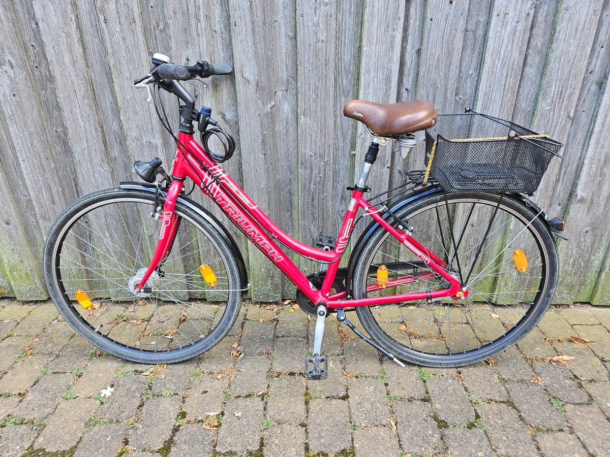 POL-HK: Neuenkirchen: Wem gehört dieses Fahrrad? (Foto); Soltau: Taschendieb gestellt; Soltau: Körperverletzung, Widerstand und tätlicher Angriff