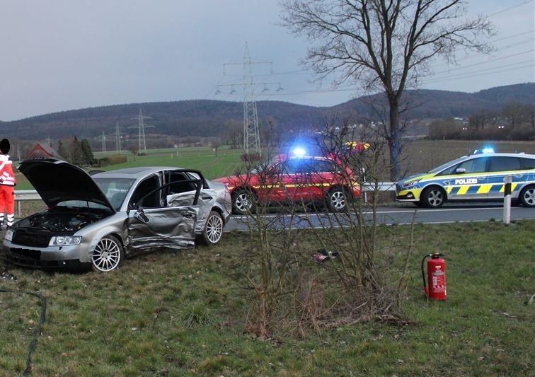 POL-MI: Alkoholisierter Autofahrer verliert Kontrolle über seinen Wagen