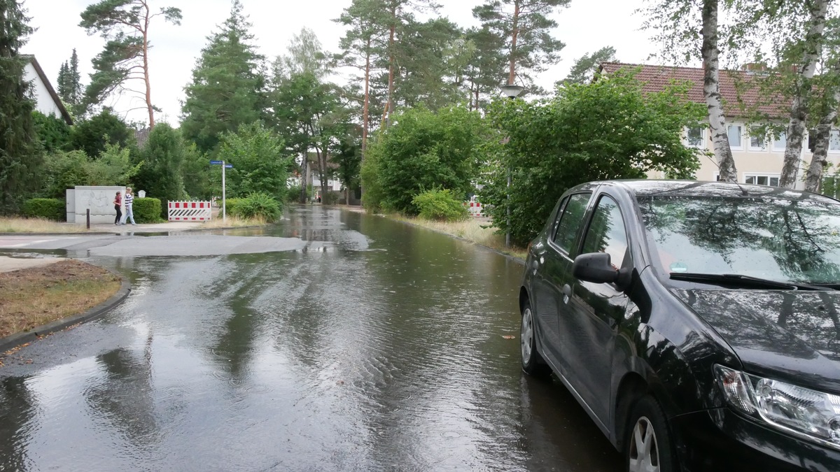 FW Celle: Wasserrohrbruch in der Händelstraße