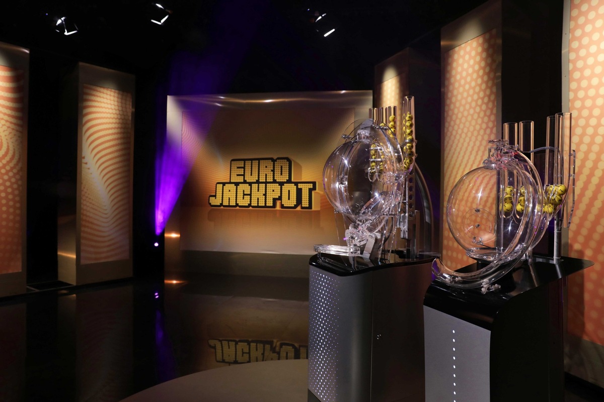 Sommerliches Hoch bei Eurojackpot: 120 Millionen Euro in Klasse 1 und 22 Millionen Euro in Klasse 2 zur Freitagsziehung