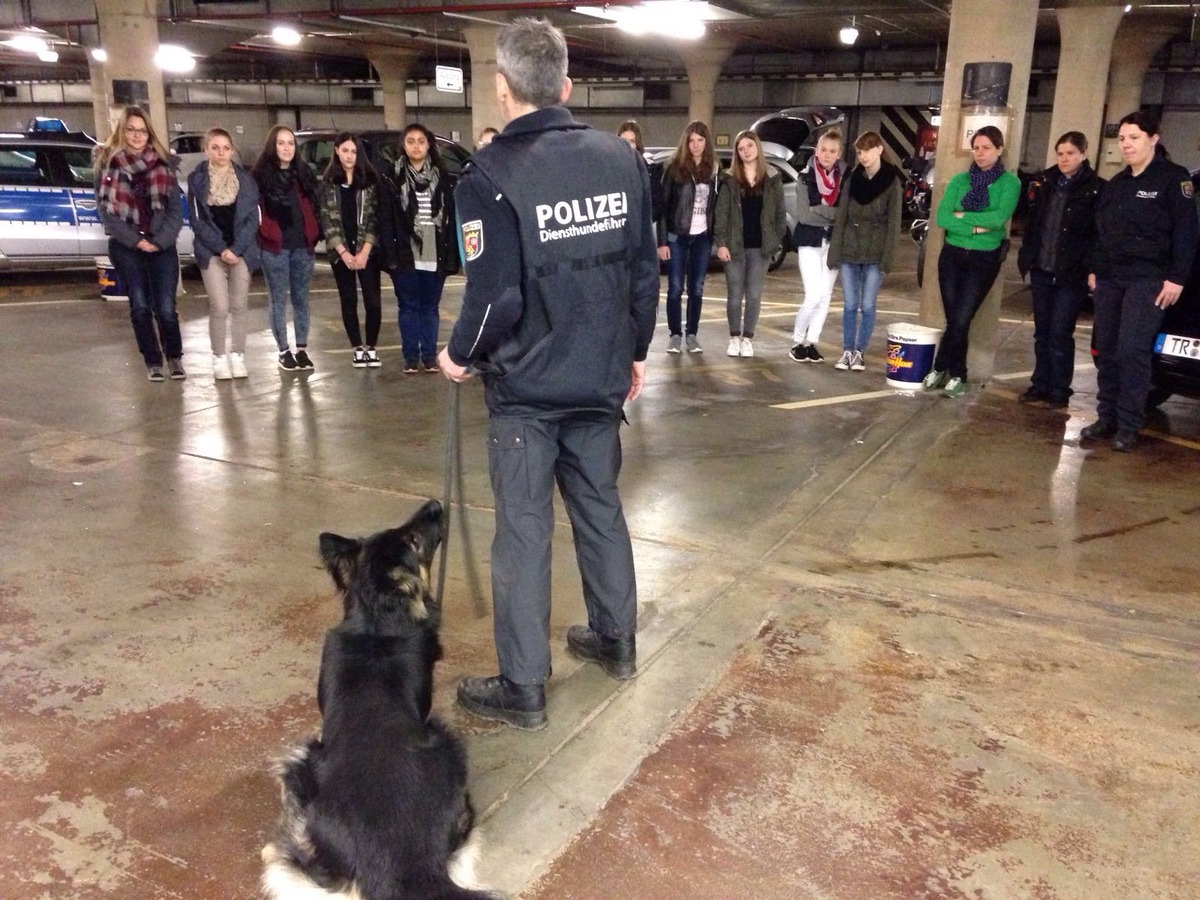 POL-PPTR: Mädchen aus der Region informieren sich am GirlsDay über den Polizeiberuf