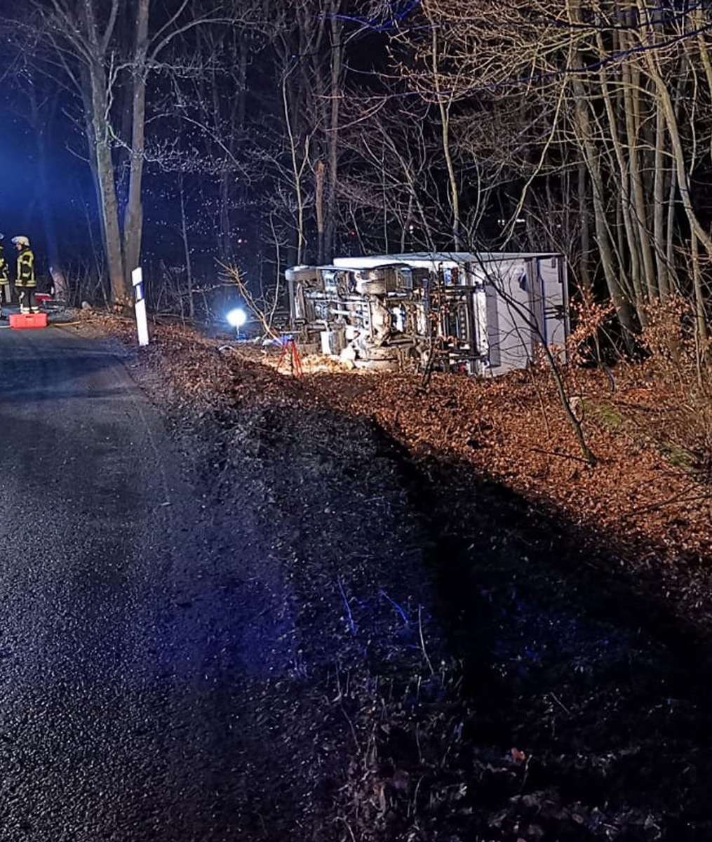 POL-MK: LKW umgekippt