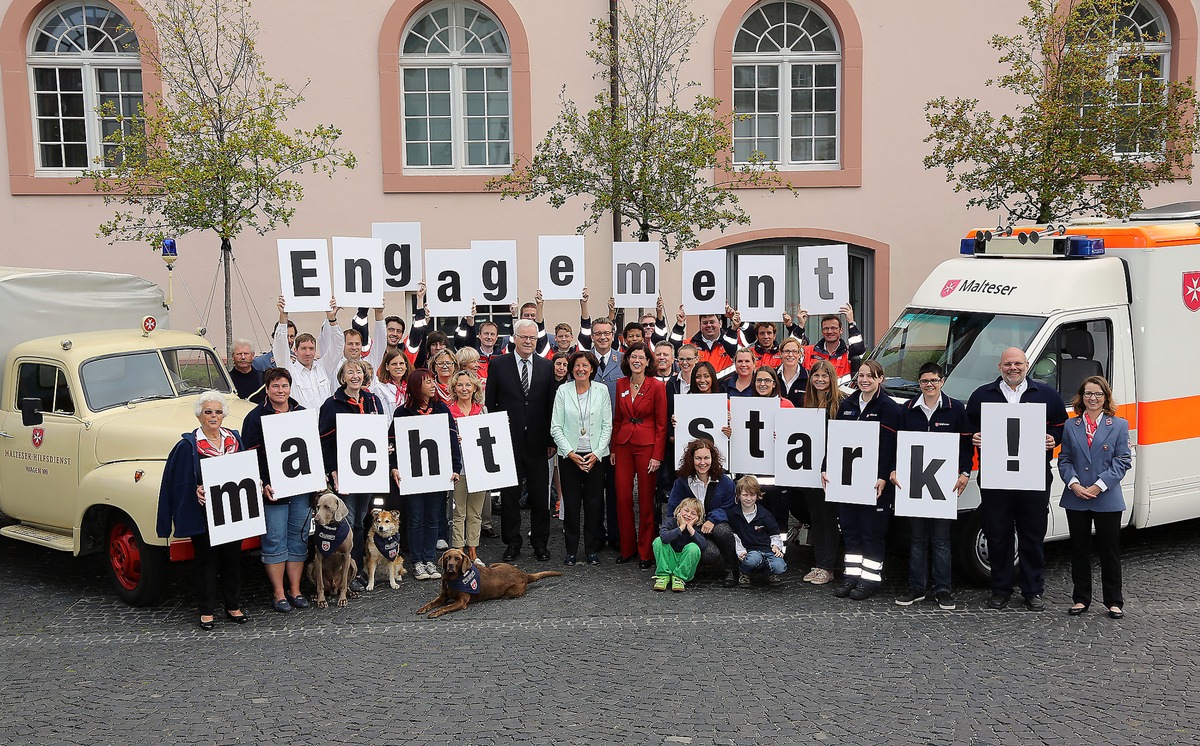 9. Woche des bürgerschaftlichen Engagements in Mainz gestartet - Karl Kardinal Lehmann hält die Eröffnungsrede (BILD)