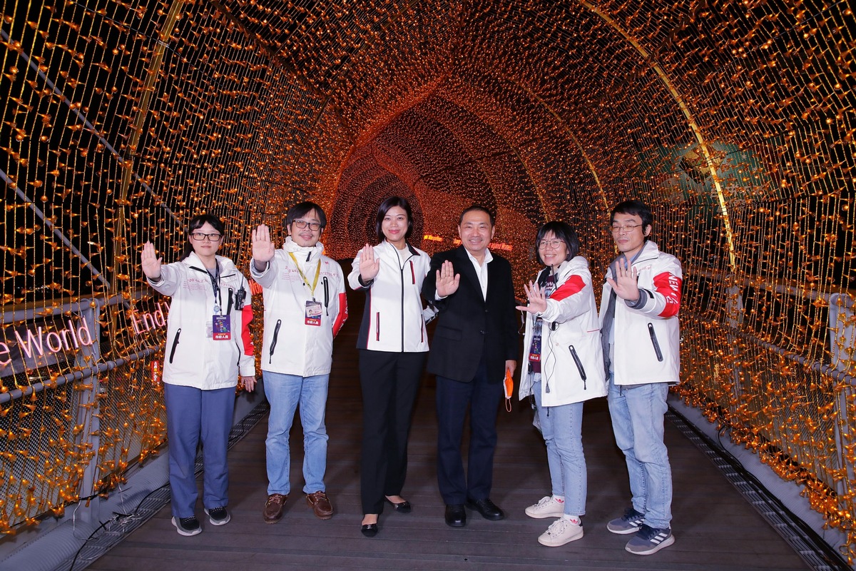 Create your own LEGO® world at Taiwan&#039;s most fantastic Christmas light corridors!/Unique orange corridor for the first time in response to UN campaign