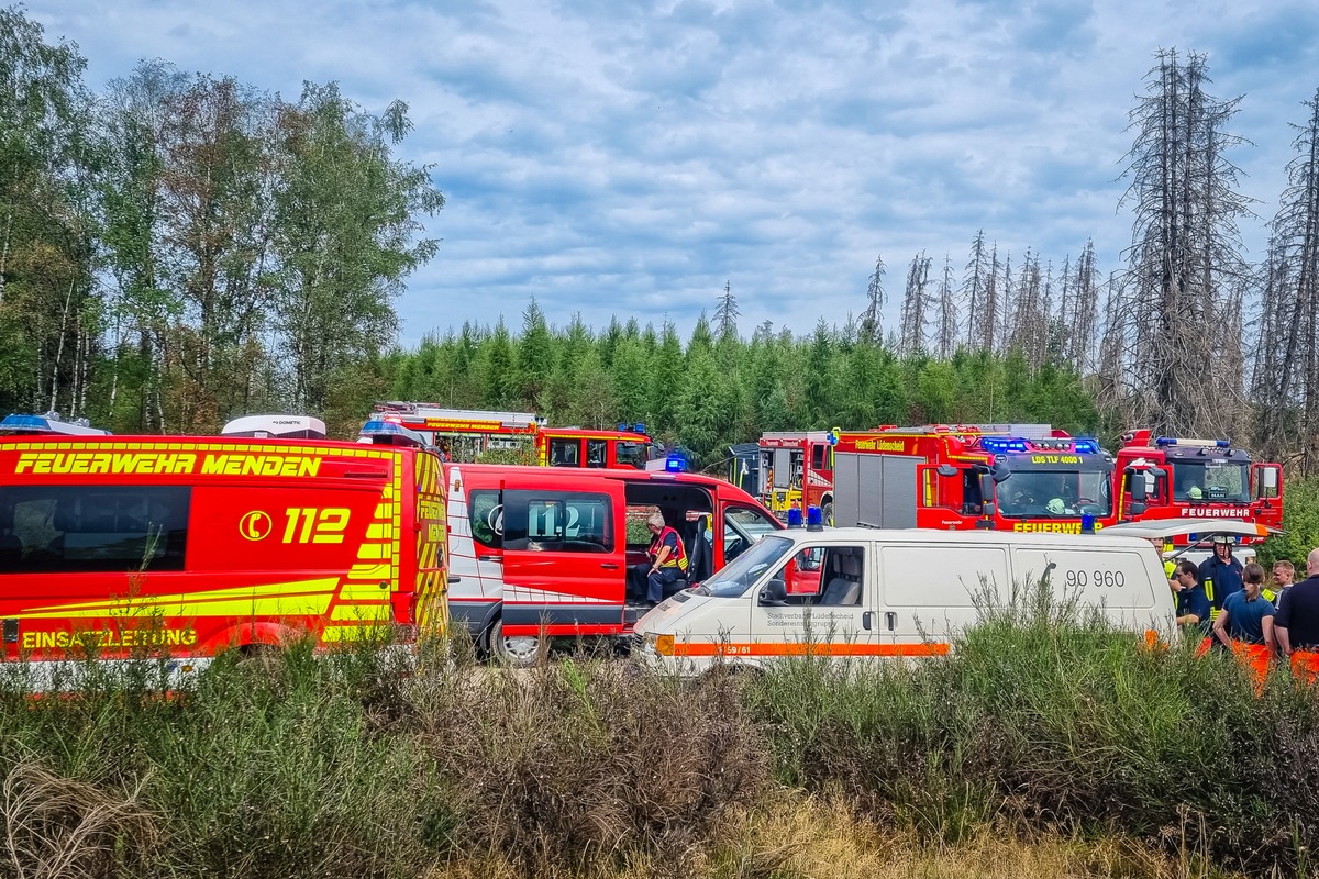 FW Menden: Überörtliche Hilfeleistung bei Waldbrand in Lüdenscheid