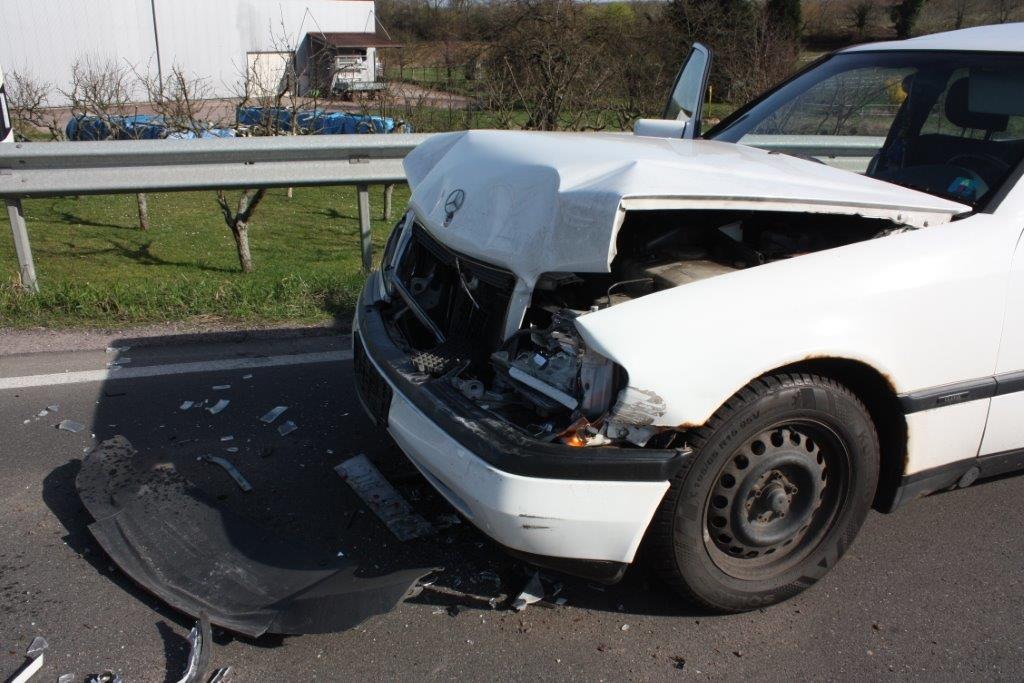 POL-PDLD: Trotz Unfall Glück gehabt: